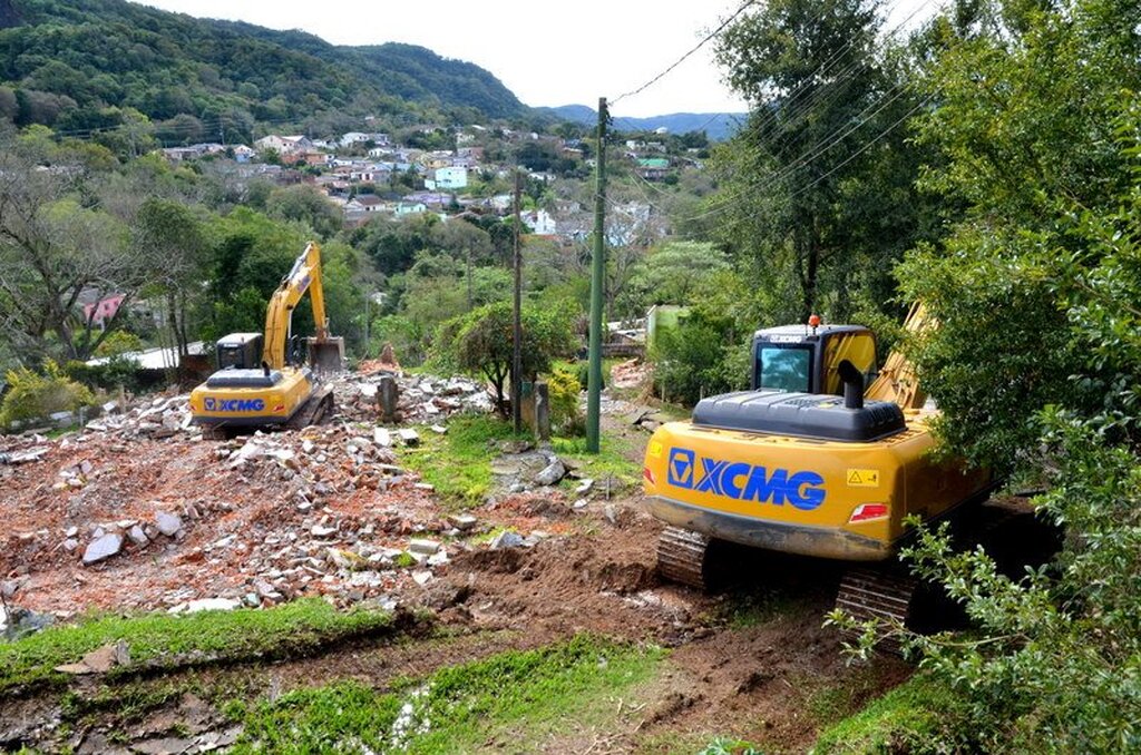 Chuva destaca cenário de desocupação da Rua Canário, área de risco em Santa Maria