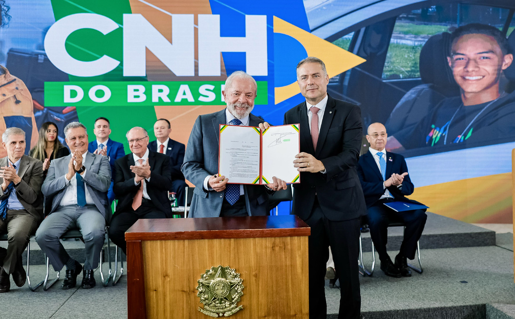 CNH do Brasil: governo oficializa mudanças para obtenção de carteira de habilitação