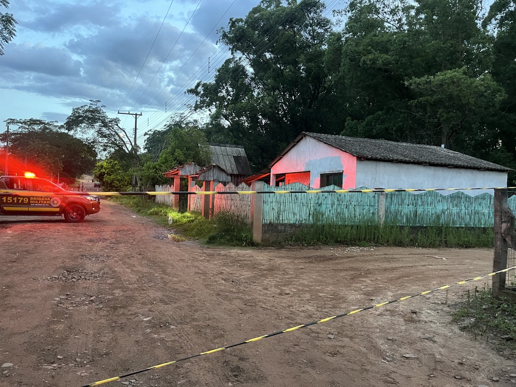 Rua de Santa Maria é isolada após apreensão de artefatos explosivos; quatro pessoas são presas