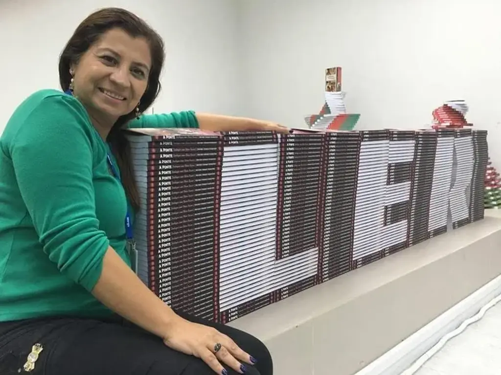 título imagem Conheça a primeira mulher eleita presidente da Câmara Rio-Grandense do Livro