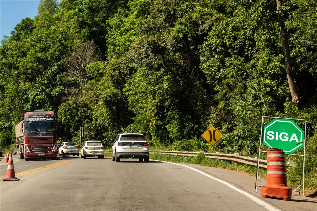 título imagem Dnit alerta para sistema de Pare e Siga na BR-158 entre Santa Maria e Itaara neste sábado
