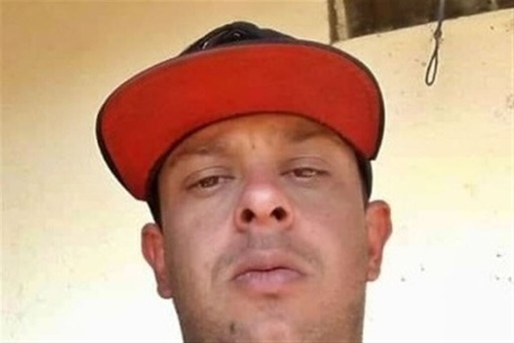 título imagem Homem é morto a facadas em cidade da região; discussão pode ter motivado o crime