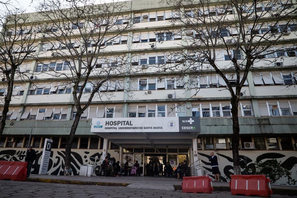 Hospital Universitário de Santa Maria emite nota após queda de energia que deixou paciente presa em elevador