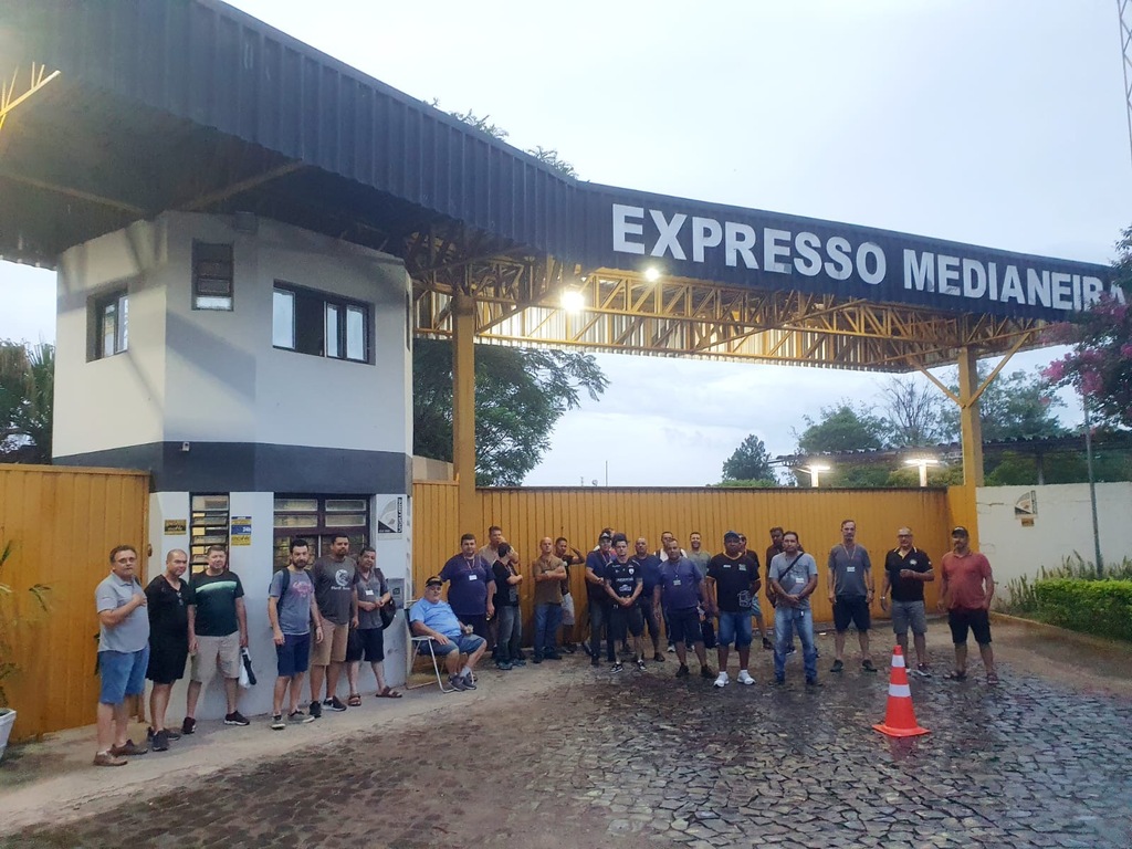 Rodoviários paralisam e Santa Maria amanhece sem transporte coletivo