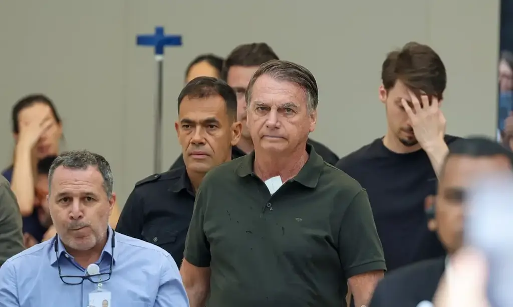 Moraes autoriza cirurgia de Bolsonaro