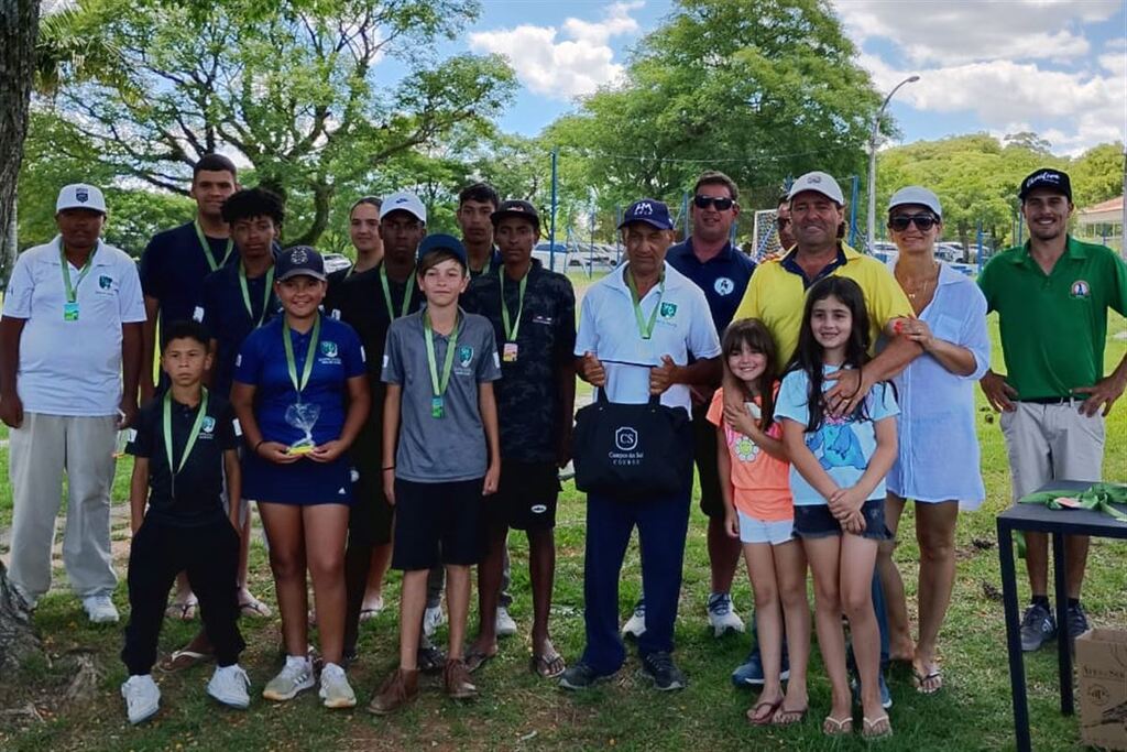 Foto: Golfe na Escola (Divulgação) - Delegação santa-mariense garantiu primeiro lugar em competição disputada em Bagé