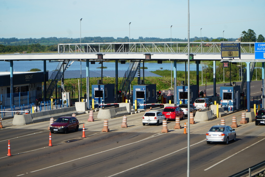 53 mil veículos devem utilizar a RSC-287 na véspera de Natal; movimento é tranquilo e sem registro de acidentes na região Central