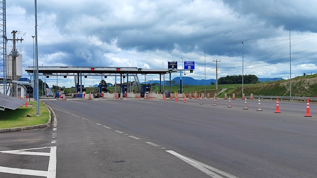 53 mil veículos devem utilizar a RSC-287 na véspera de Natal; movimento é tranquilo e sem registro de acidentes na região Central