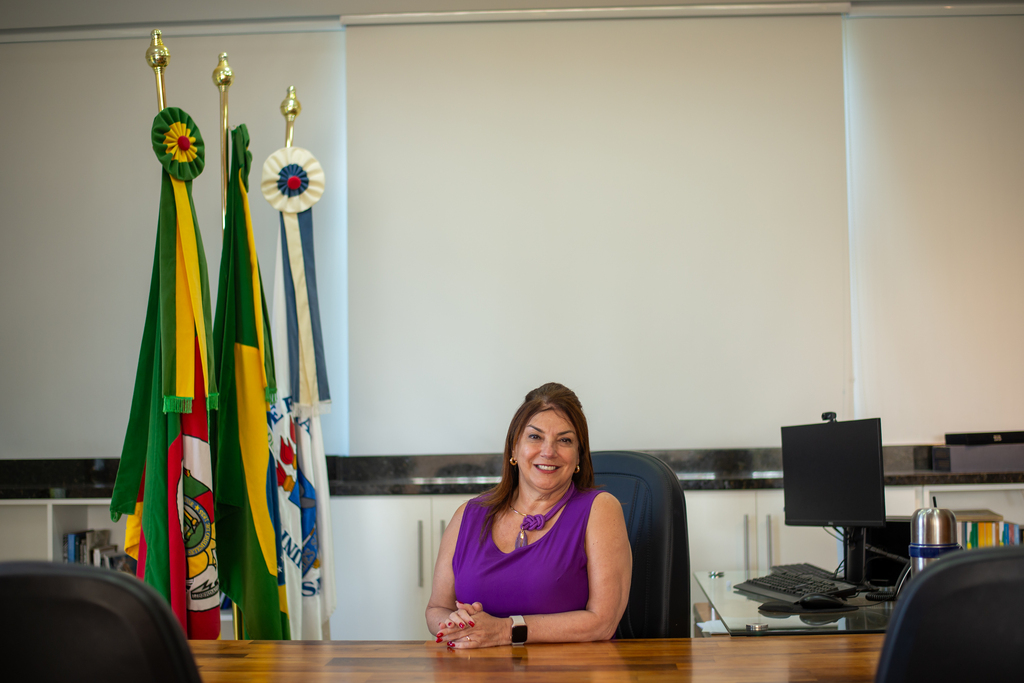 Martha Adaime assume oficialmente Reitoria e UFSM tem, pela primeira vez, uma mulher à frente da instituição