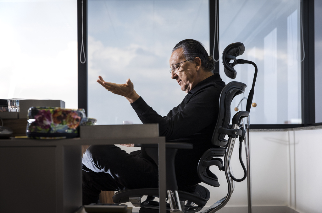 Galvão Bueno é internado em hospital de Londrina após se sentir mal na noite de Natal