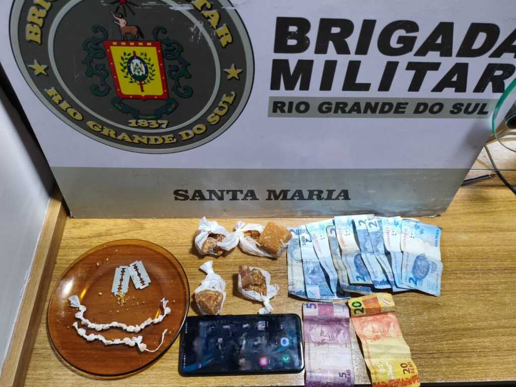 Brigada Militar prende mulher por tráfico de entorpecentes em Santa Maria
