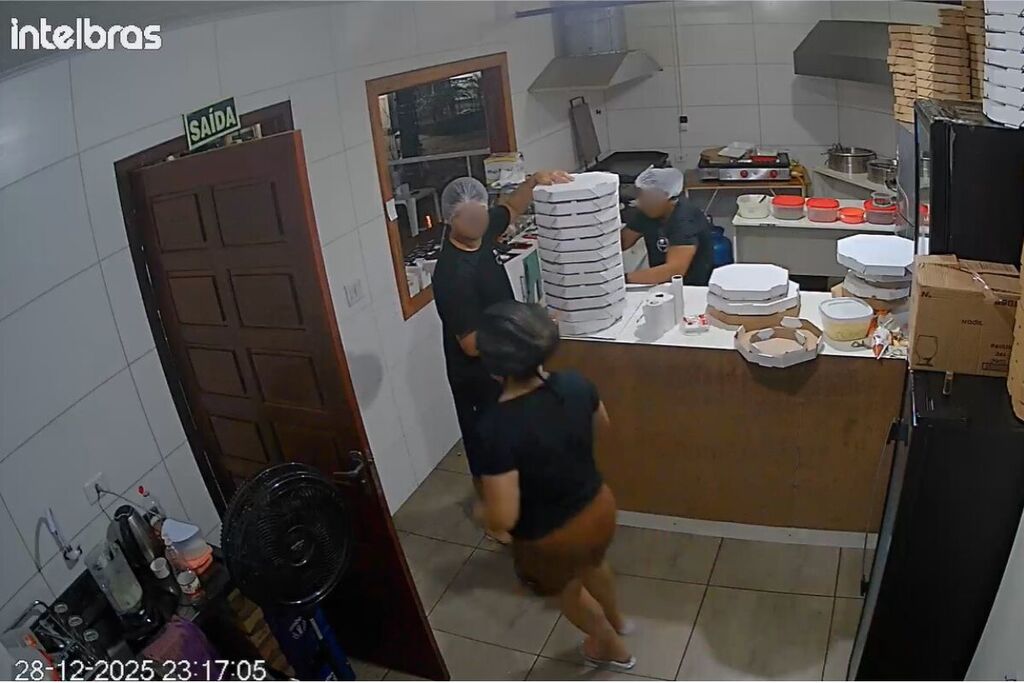 “Minha maior dor não é perder o estabelecimento, é saber que tem pessoas feridas”, diz proprietária de lanchonete que explodiu em São Sepé