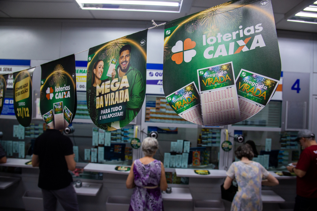 Com prêmio recorde de R$ 1 bilhão, Mega da Virada movimenta lotéricas e alimenta sonhos em Santa Maria