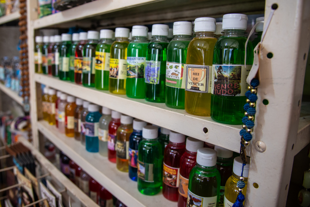 Foto: Vinicius Becker (Diário) - No comércio, banhos prontos são os itens mais procurados para rituais de renovação e proteção na virada do ano.