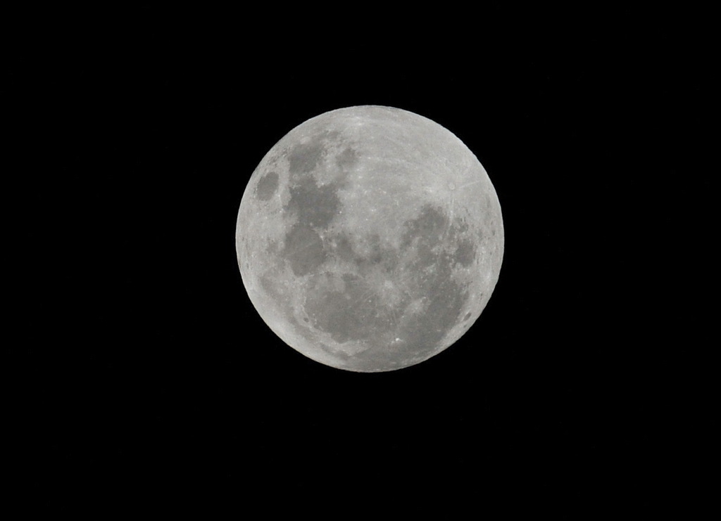 Primeira Superlua de 2026 pode ser vista neste sábado