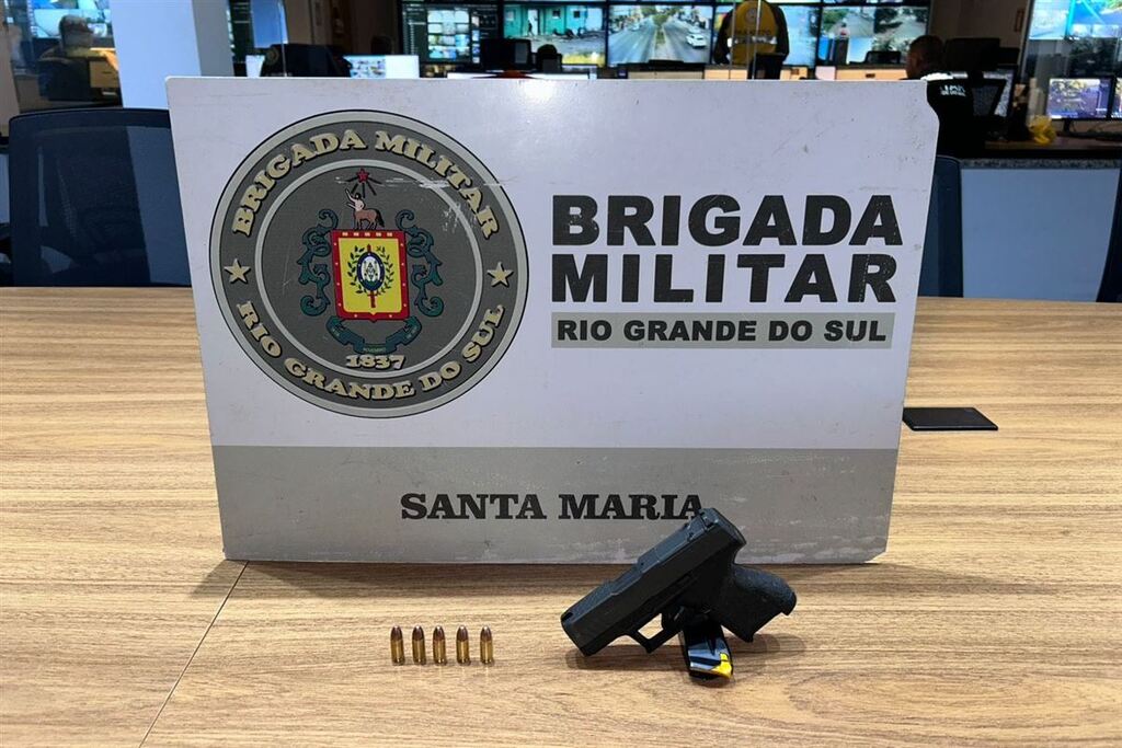 título imagem Pistola é encontrada após suspeito escapar de abordagem da Brigada Militar