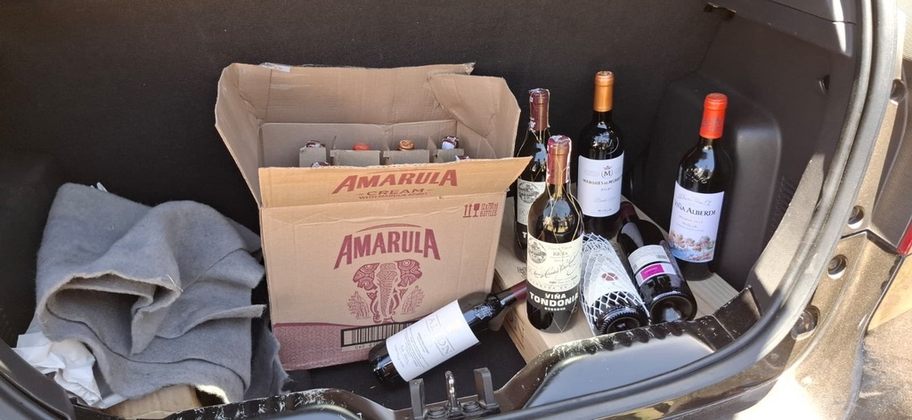 Receita Federal apreende bebidas compradas em free shops para revenda na região de Santa Maria por meio da internet