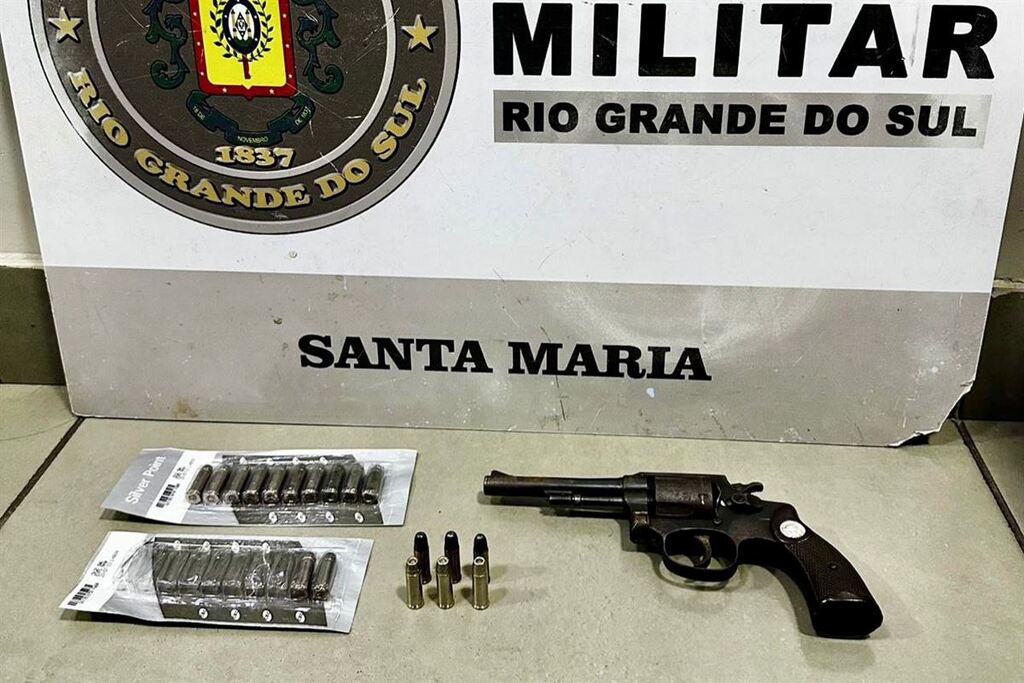 Revólver com registro vencido é apreendido após denúncia de violência doméstica