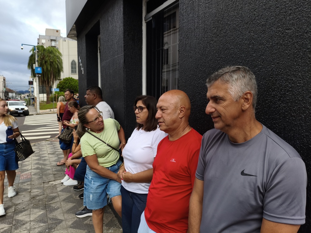 Da praia direto para a prova: famílias atravessam o Estado para acompanhar filhos no PSS da UFSM