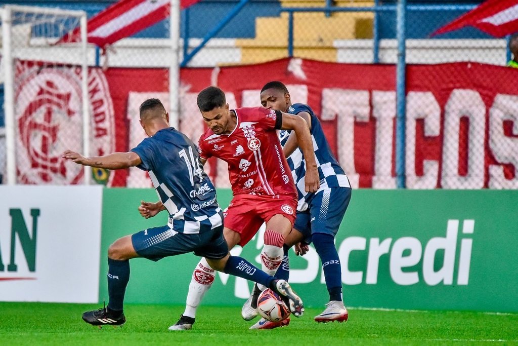 título imagem Inter-SM empata sem gols com o São José em estreia no Gauchão