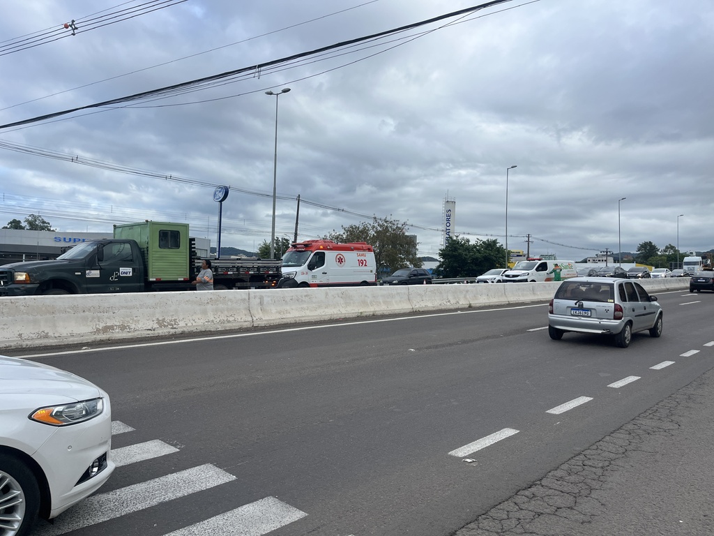 Dois acidentes deixam uma motociclista ferida na BR-158, em Santa Maria
