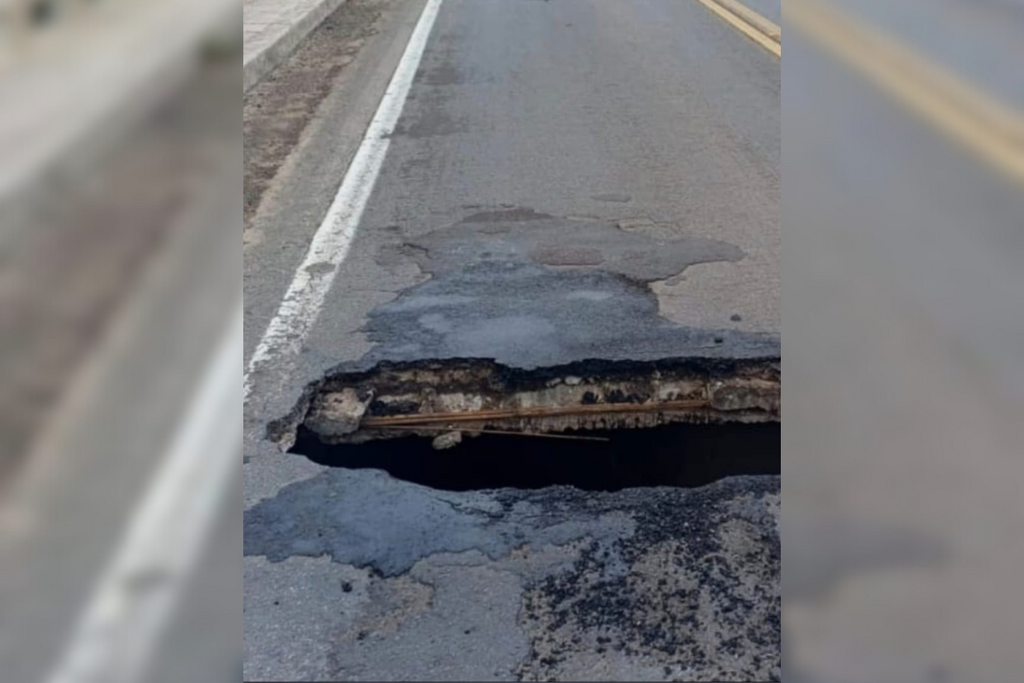 Buraco em ponte do Piray bloqueia veículos pesados na BR-290 em São Gabriel
