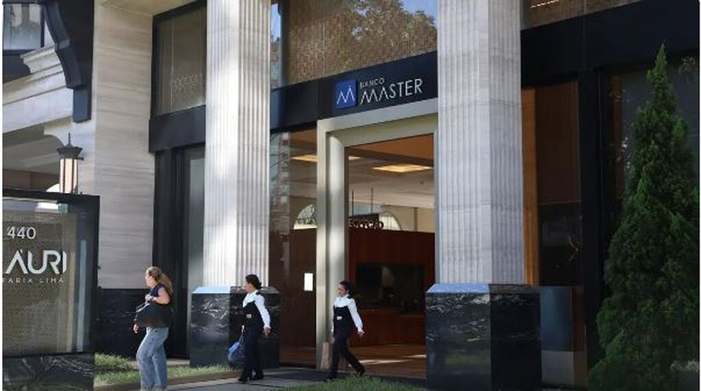 Polícia Federal cumpre mandado de busca e apreensão sobre a operação do Banco Master  em Santa Maria