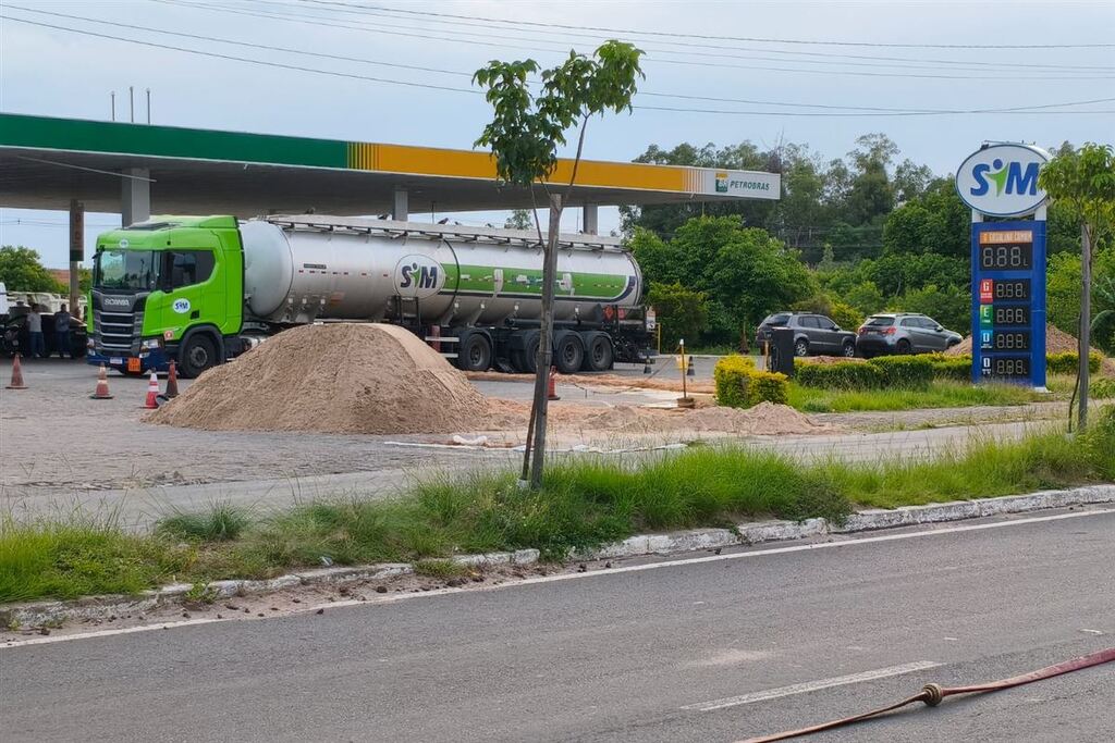 Fepam acompanha vazamento de gasolina e avalia impactos ambientais em Santa Maria: gasolina pode ter ido para o Cadena