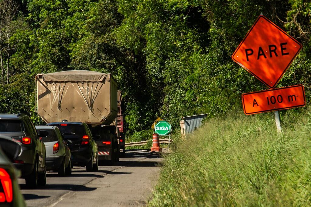 Obras causam interrupção parcial do tráfego na BR-158 neste sábado