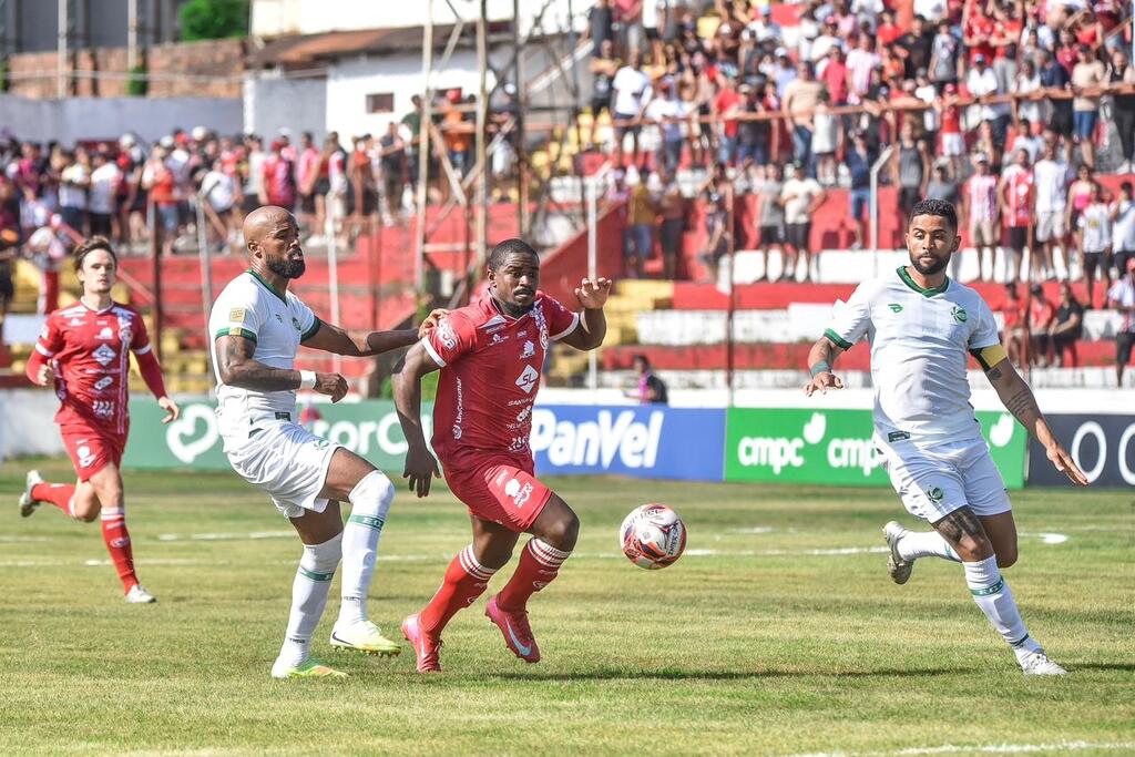 Em casa e com dois a mais em campo, Inter-SM perde para o Juventude