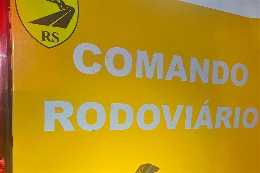 Passageiro de ônibus é preso por mandado judicial em Santiago