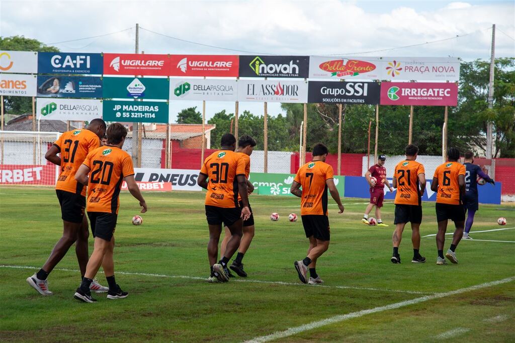 Foto: Vinicius Becker - Grupo se reapresentou para treinamento nesta segunda-feira (19)