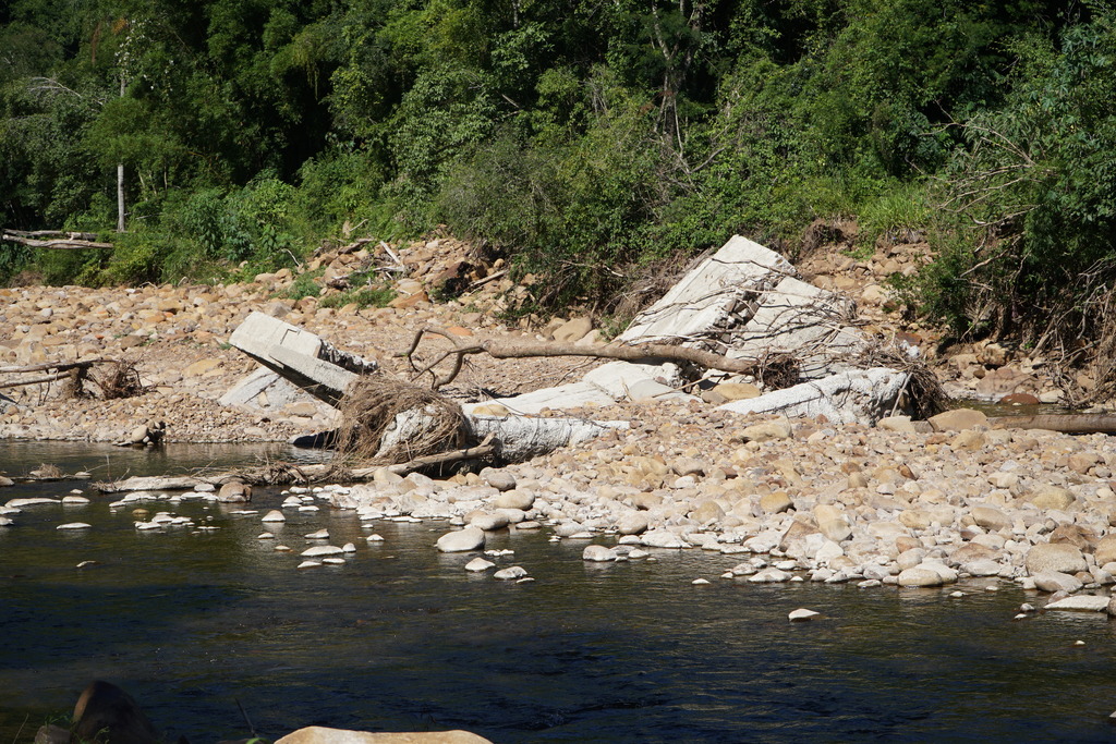 Foto: Rian Lacerda (Diário) - Ponte da Divisa foi Levada pela força das enchente de 2024