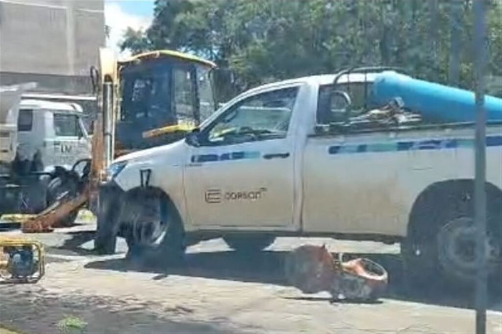 Rompimento de rede provoca instabilidade no abastecimento de água em bairro de Santa Maria