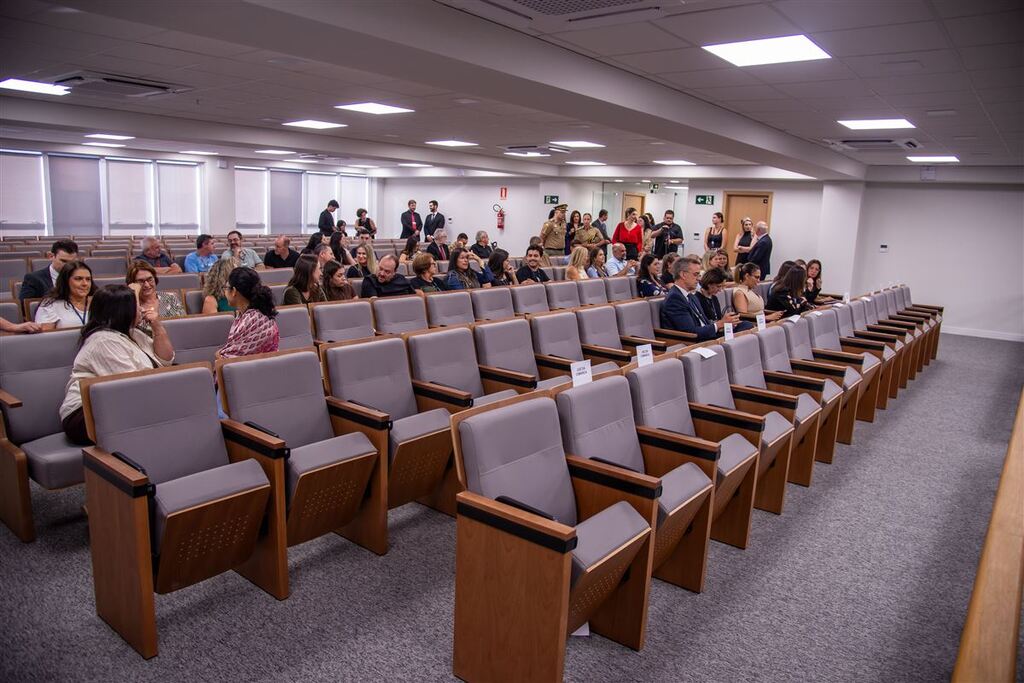 Galeria de imagens: Sala do Júri contou com a presença de diversas pessoas