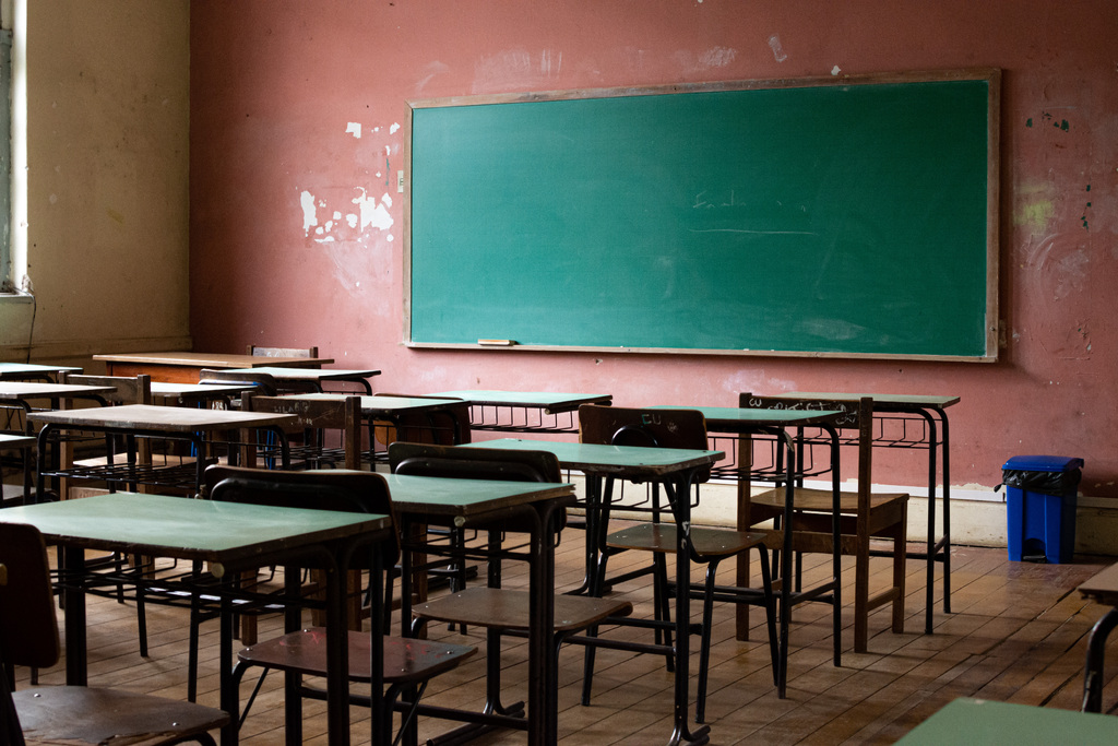 Piso do magistério tem reajuste de 5,4% e vai a R$ 5,1 mil em 2026