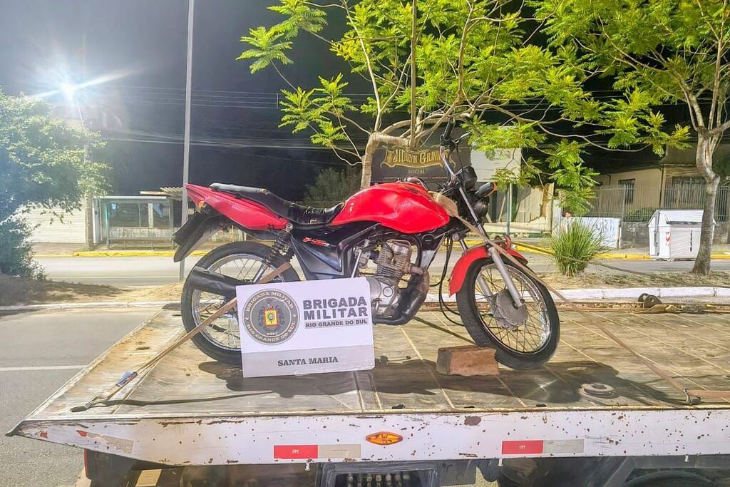 Adolescente é apreendido por manobras perigosas com motocicleta em Santa Maria