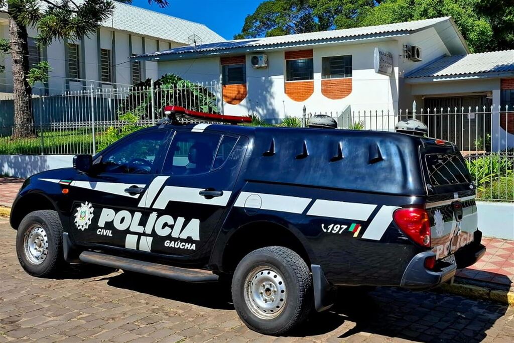 Dupla é presa após investigação de roubo e ameaça em município da Quarta Colônia