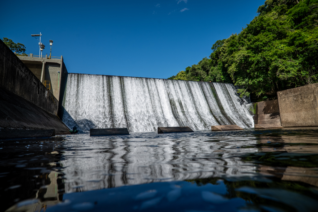 Entre barragens e tubulações: conheça o percurso da água que abastece Santa Maria