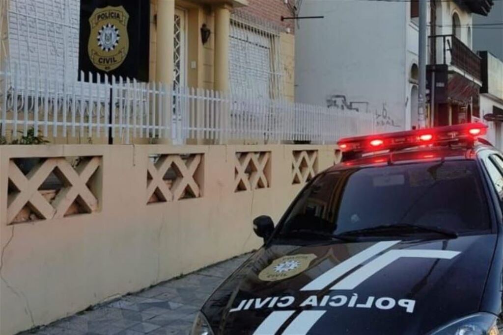 Polícia Civil prende dois homens por descumprimento de medidas protetivas em Santa Maria
