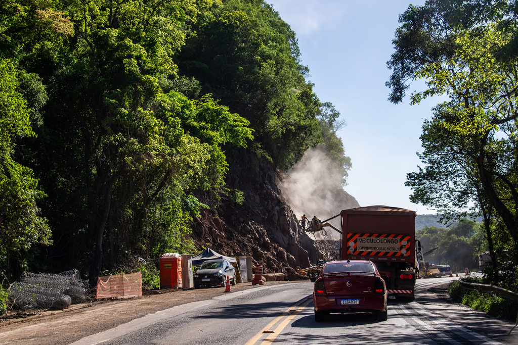 Pare e siga retorna à BR-158 entre Santa Maria e Itaara e segue até 13 de fevereiro