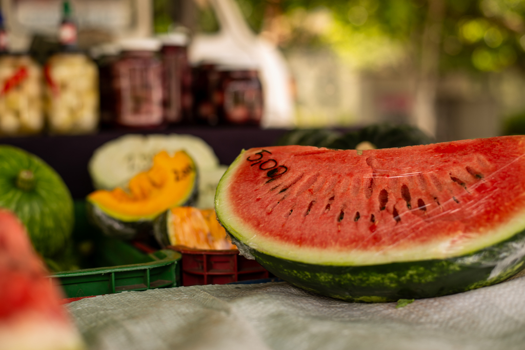 Foto: Vinicius Becker (Diário) - População pode adquirir frutas, verduras, itens de artesanato e, ao mesmo tempo, fortalecer a economia local