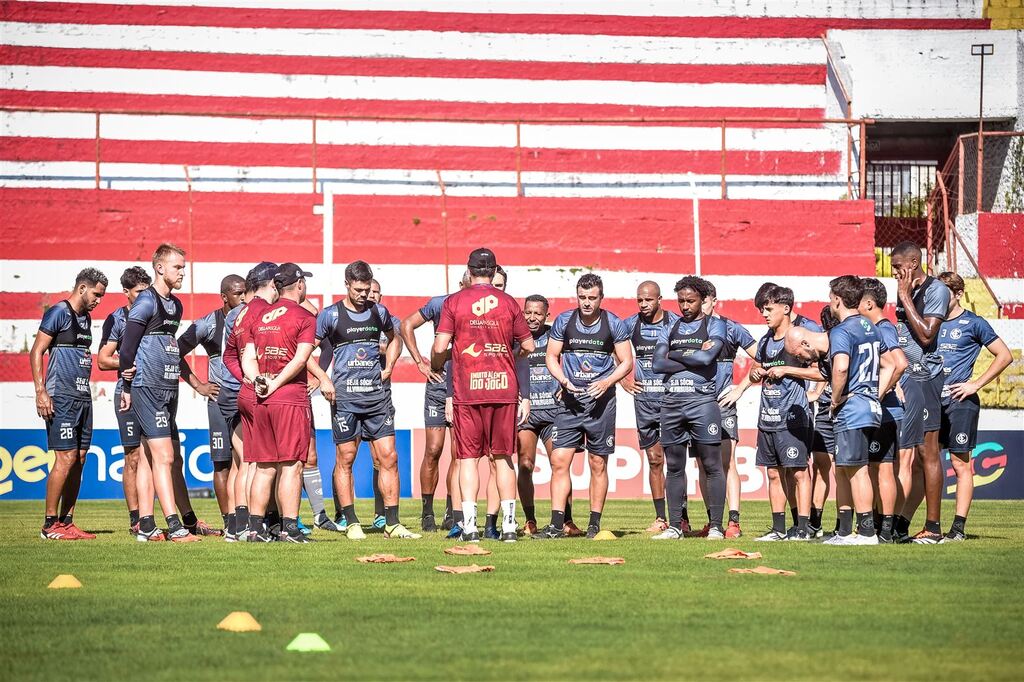 título imagem Inter-SM se prepara para estreia no quadrangular