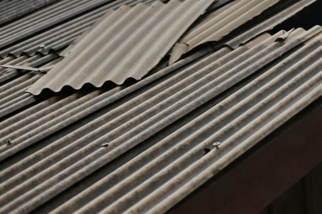 Suspeito foge após tentativa de furto por telhado de residência no centro de Santa Maria