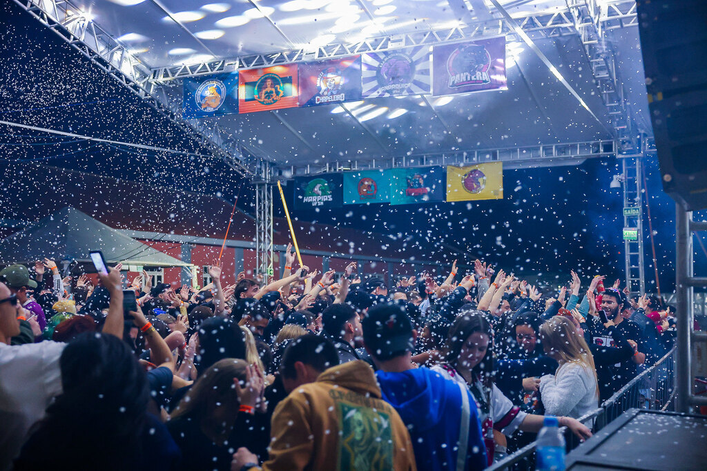 Calourada tem datas definidas para março e mantém entrada restrita a universitários; confira onde vai ser