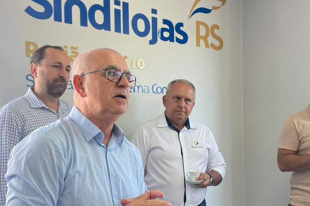 Ademir José da Costa é reeleito presidente do Sindilojas