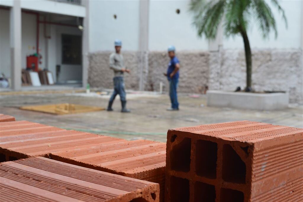 Obras no Colégio Marista provocam mudanças no trânsito no centro de Santa Maria