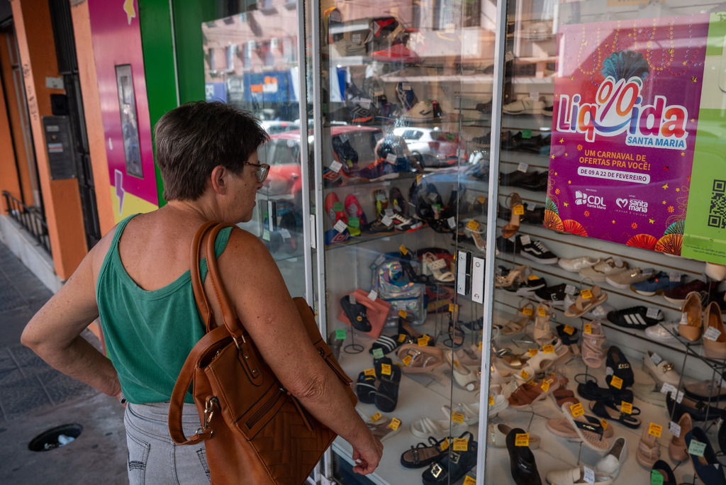 Corte do Carnaval anima abertura do 26º Liquida Santa Maria no centro da cidade