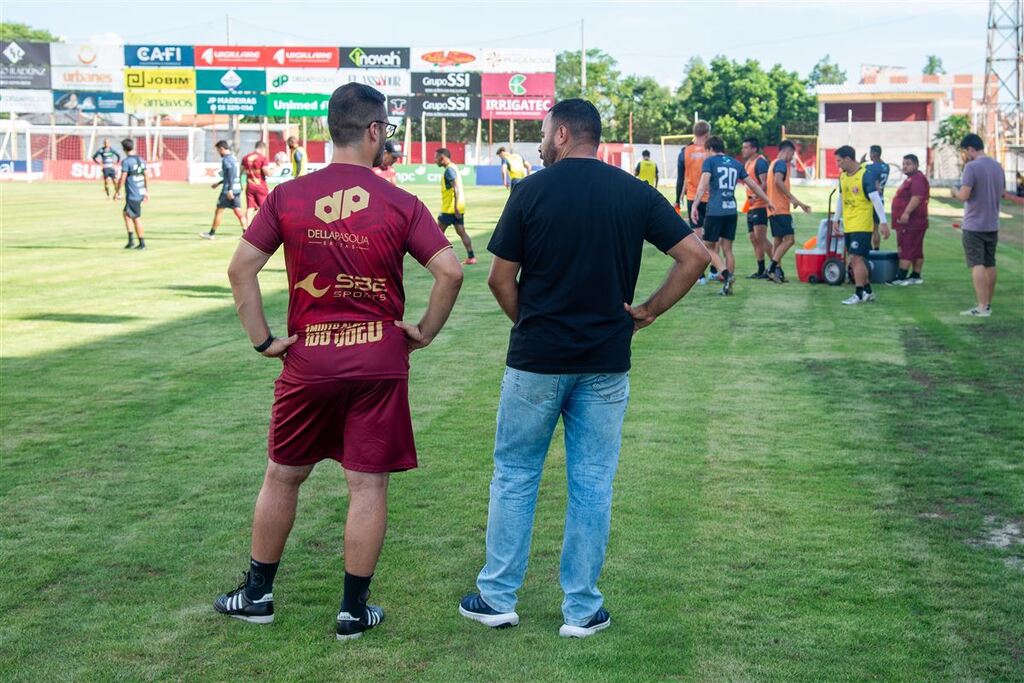 Elenco do Inter-SM treina pela primeira vez sob o comando de Wiliam Campos