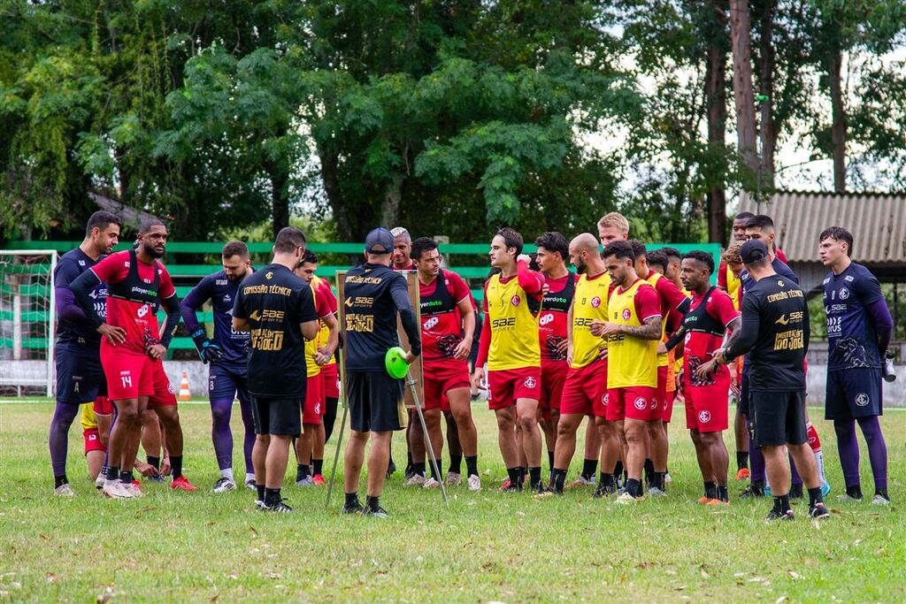 Wiliam Campos faz testes para encarar o Guarany de Bagé na segunda-feira
